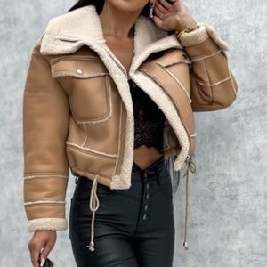 ♥️ Hello Gorgeous! Sherpa Trim Cropped Jacket- Khaki